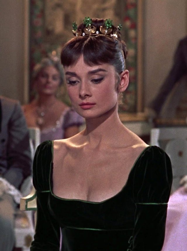 PISCESPRADA's tweet photo. audrey hepburn in war and peace 1956 https://t.co/hdcvPiFe72