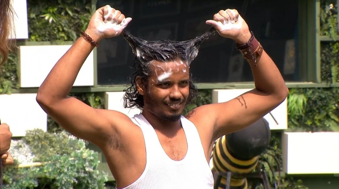 _6huvi_x_'s tweet photo. Bhavani👑😈💥
#Muthukumaran𓃵 #muthukumran
#MuthukumaranArmy #Muthu #bb8
#BB8KingKumaran #Bb88 #BiggBossTamilSeason8 https://t.co/WhwqXlXNyh