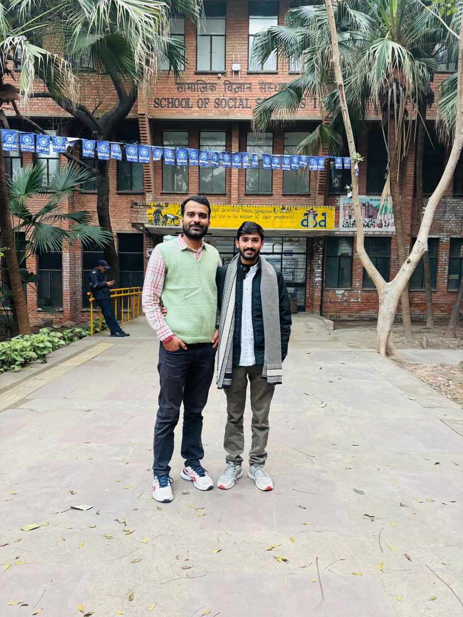 Rakesh363_JNU's tweet photo. ज़िन्दगी का ज़िंदगी से वास्ता जिन्दा रहें...

Savoring JNU's enchanting natural beauty with beloved @Vikash_bish_JNU
@junjar_jakhar ❣️ https://t.co/yOhCCeQJrt