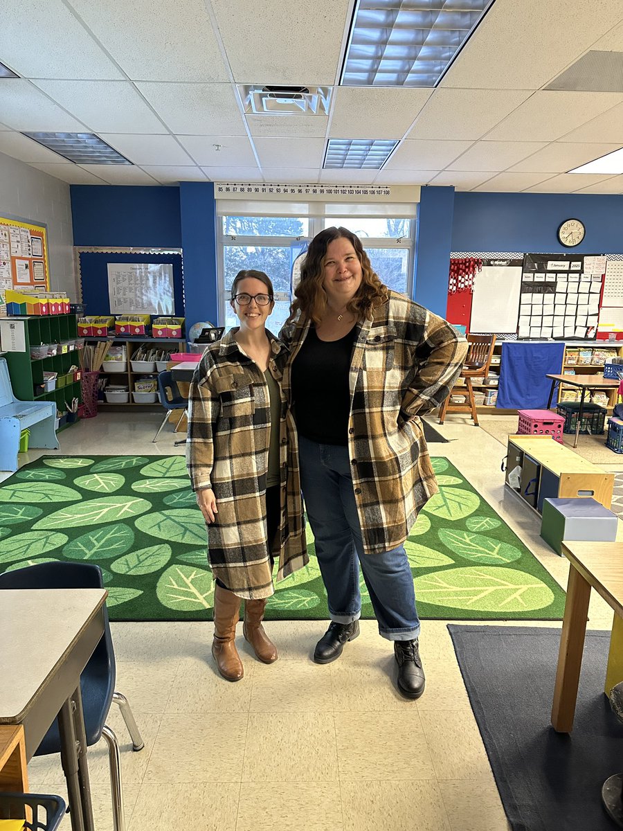 Totally twinning on accident with <a href="/TeamTurnerRBE/">Mrs. Turner's Second Grade</a> today! Great minds!