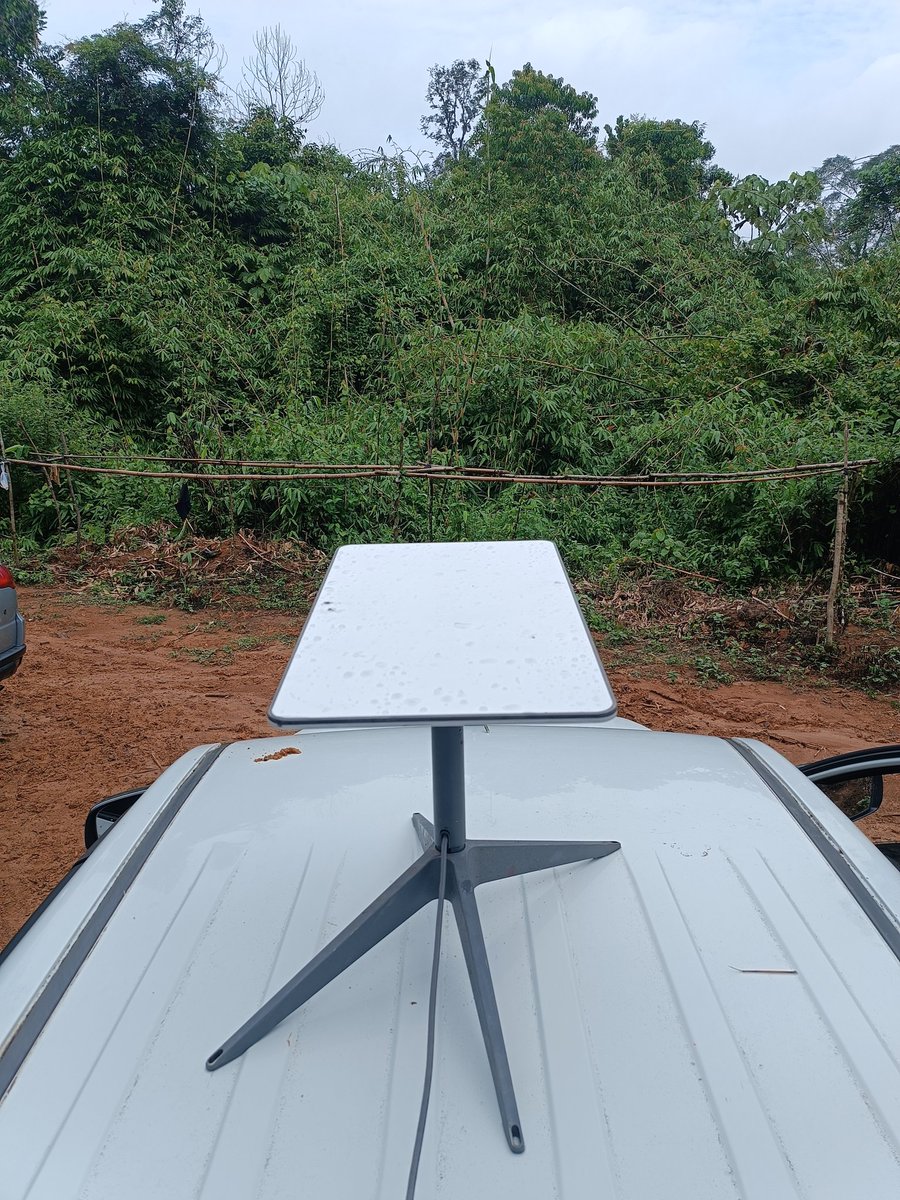 apatiaraja's tweet photo. @elonmusk Starlink in the middle of Sumatra jungle https://t.co/J0qjzqhOs2