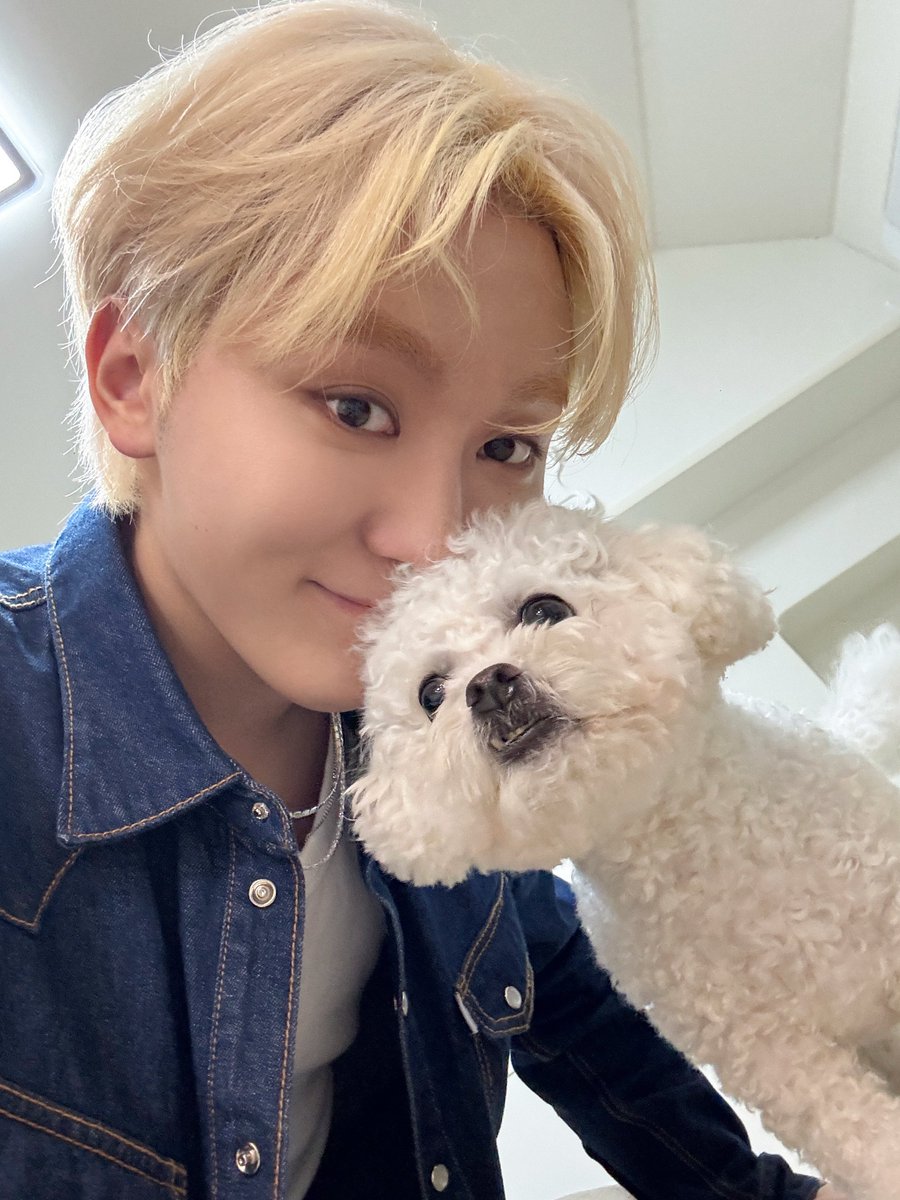 eoeksrbf's tweet photo. 걘 또 누군뎅 https://t.co/SPLXjzQdgA