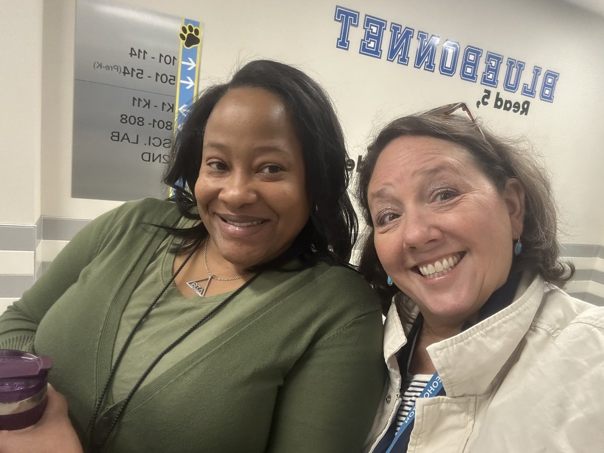 It’s a great day <a href="/OLE_Leopards/">Leonard Elementary</a> greeting our kids!!! ♥️