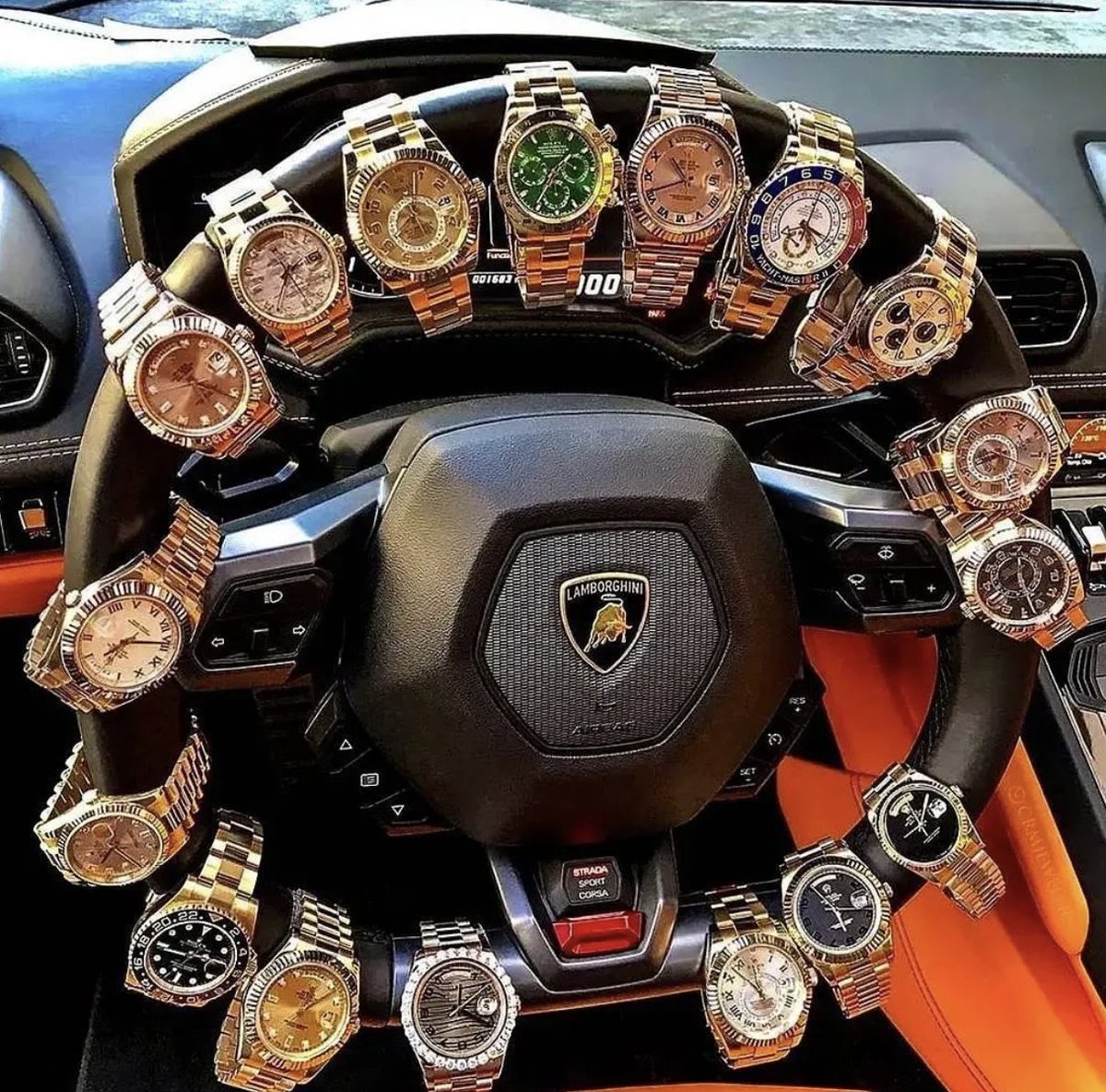 SPOTTED!
⁦<a href="/RichardHeartWin/">Richard Heart</a>⁩ rolexes and Lamborghini are safe and in his possession. IGNORE THE FUD!
