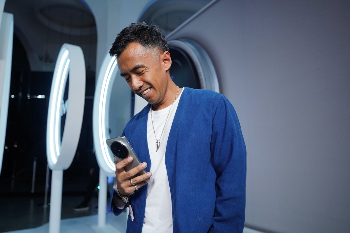 vivolks are ready to #GoFar and beyond 🚀
The exclusive #vivoX200Series with Quad Curved design, ZEISS imaging, and unmatched performance is here to redefine the game! 

#ZEISSImageGoFar