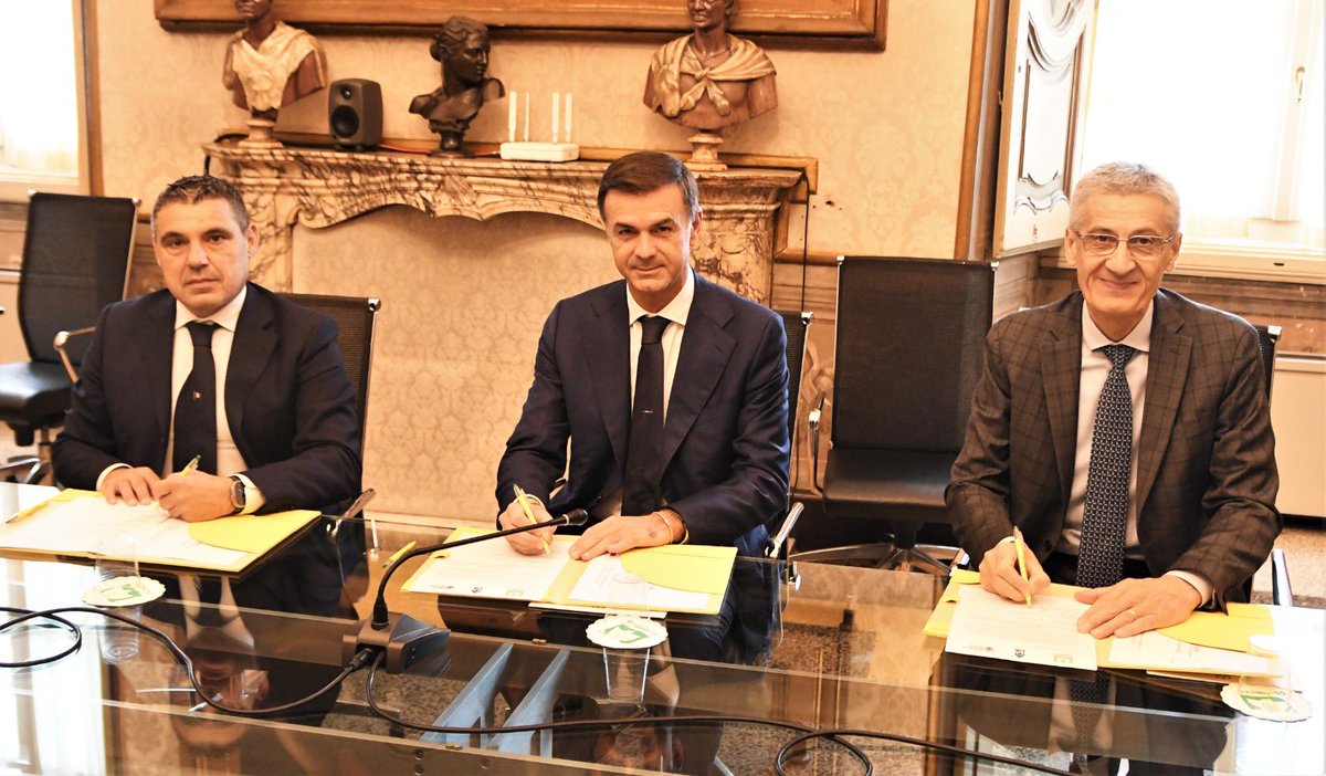 Coldiretti (@coldiretti) on Twitter photo Con <a href="/Banca_MPS/">Banca MPS</a> e <a href="/consorziobiogas/">CIB - Consorzio Italiano Biogas</a> firmato un protocollo d’intesa per contribuire alla transizione energetica e alla sostenibilità ambientale del comparto agroalimentare. Principale obiettivo la promozione di investimenti del settore agricolo per realizzare impianti biometano Con <a href="/Banca_MPS/">Banca MPS</a> e <a href="/consorziobiogas/">CIB - Consorzio Italiano Biogas</a> firmato un protocollo d’intesa per contribuire alla transizione energetica e alla sostenibilità ambientale del comparto agroalimentare. Principale obiettivo la promozione di investimenti del settore agricolo per realizzare impianti biometano
