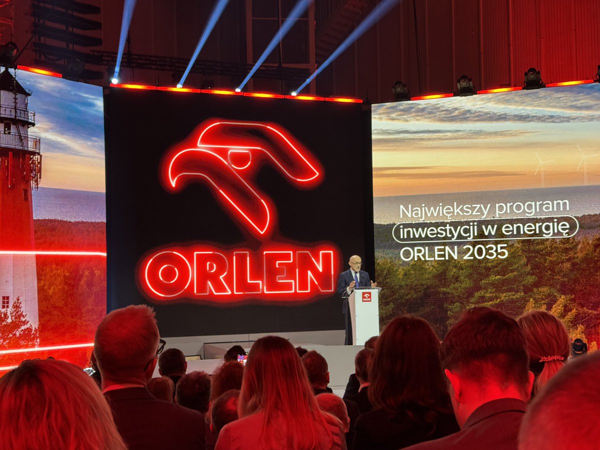 #orlen #strategia2035
 12,8 GWh do 2035, w tym. wielkoskalowe magazyny energii <a href="/b_prasoweORLEN/">Biuro Prasowe ORLEN</a> <a href="/GrupaORLEN/">ORLEN</a>