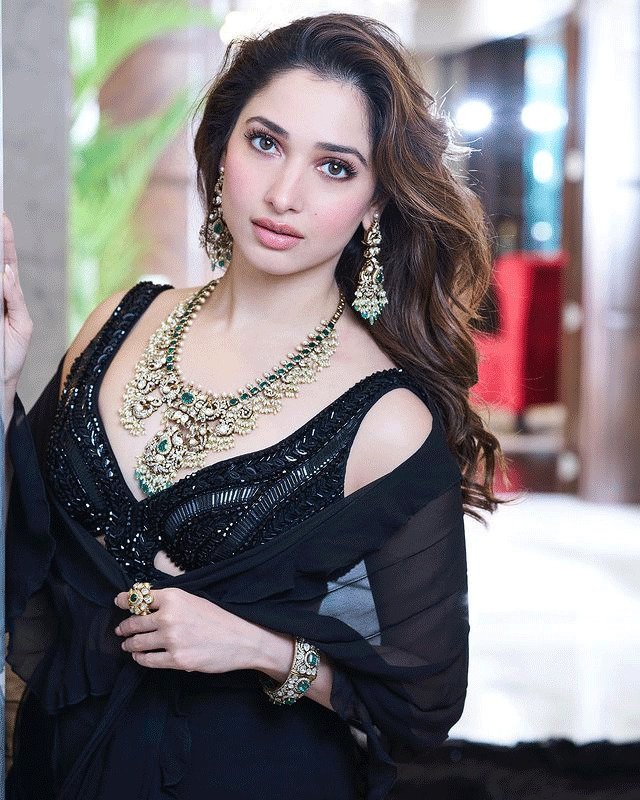 digitalatif's tweet photo. Bollywood beauties battle! ❤️🌟🔥

Who is your favorite?
💖 Like for #ShraddhaKapoor
🔁 RT for #TamannaahBhatia

Your vote matters! Let’s see who rules the hearts! https://t.co/SArOnhabdn