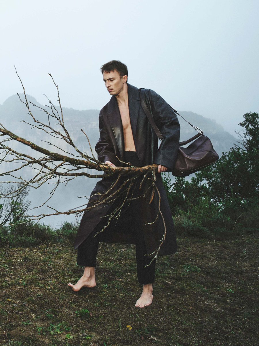 FilmUpdates's tweet image. Drew Starkey for LOEWE