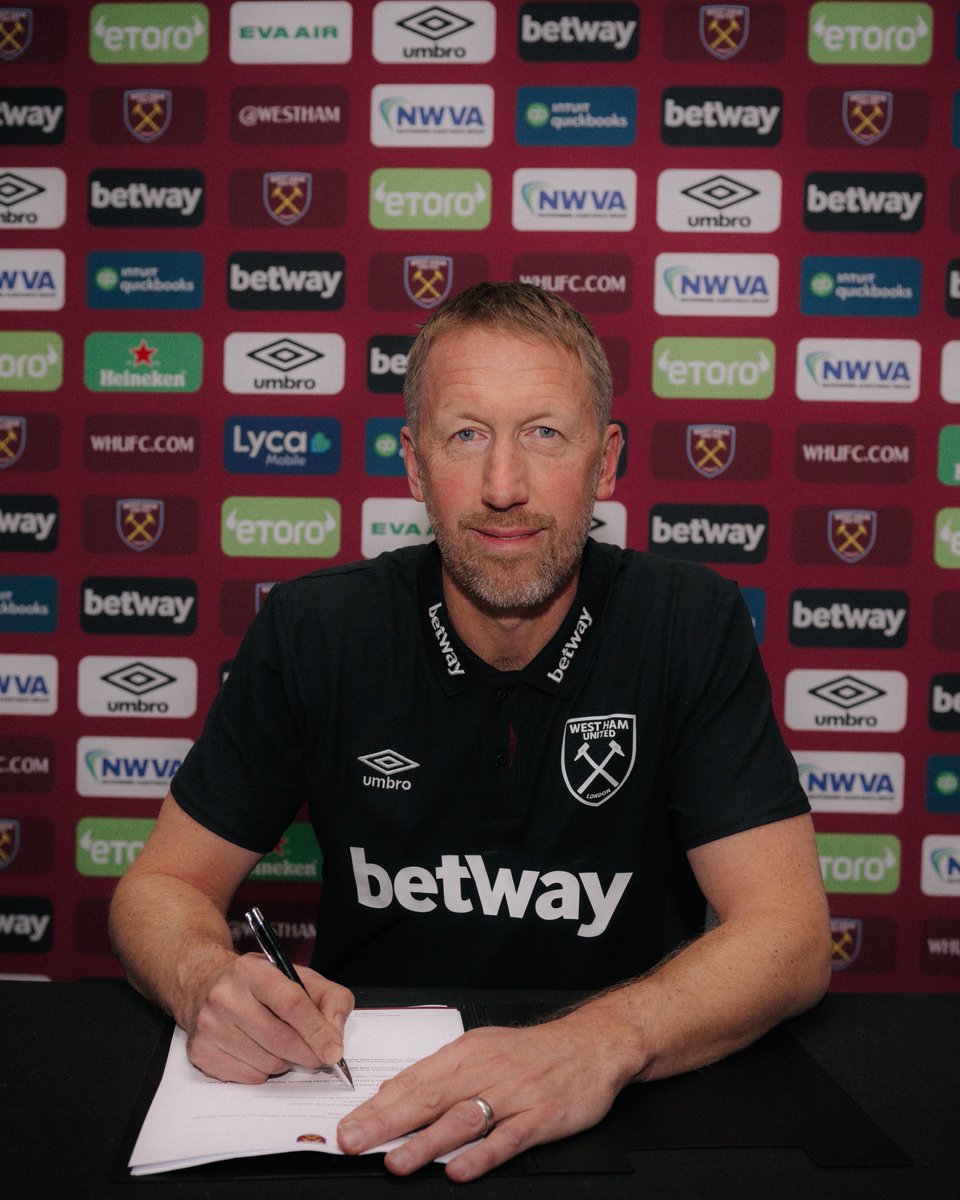 WestHam's tweet photo. Potter putting pen to paper 🖋️ https://t.co/By1RZrPOqb