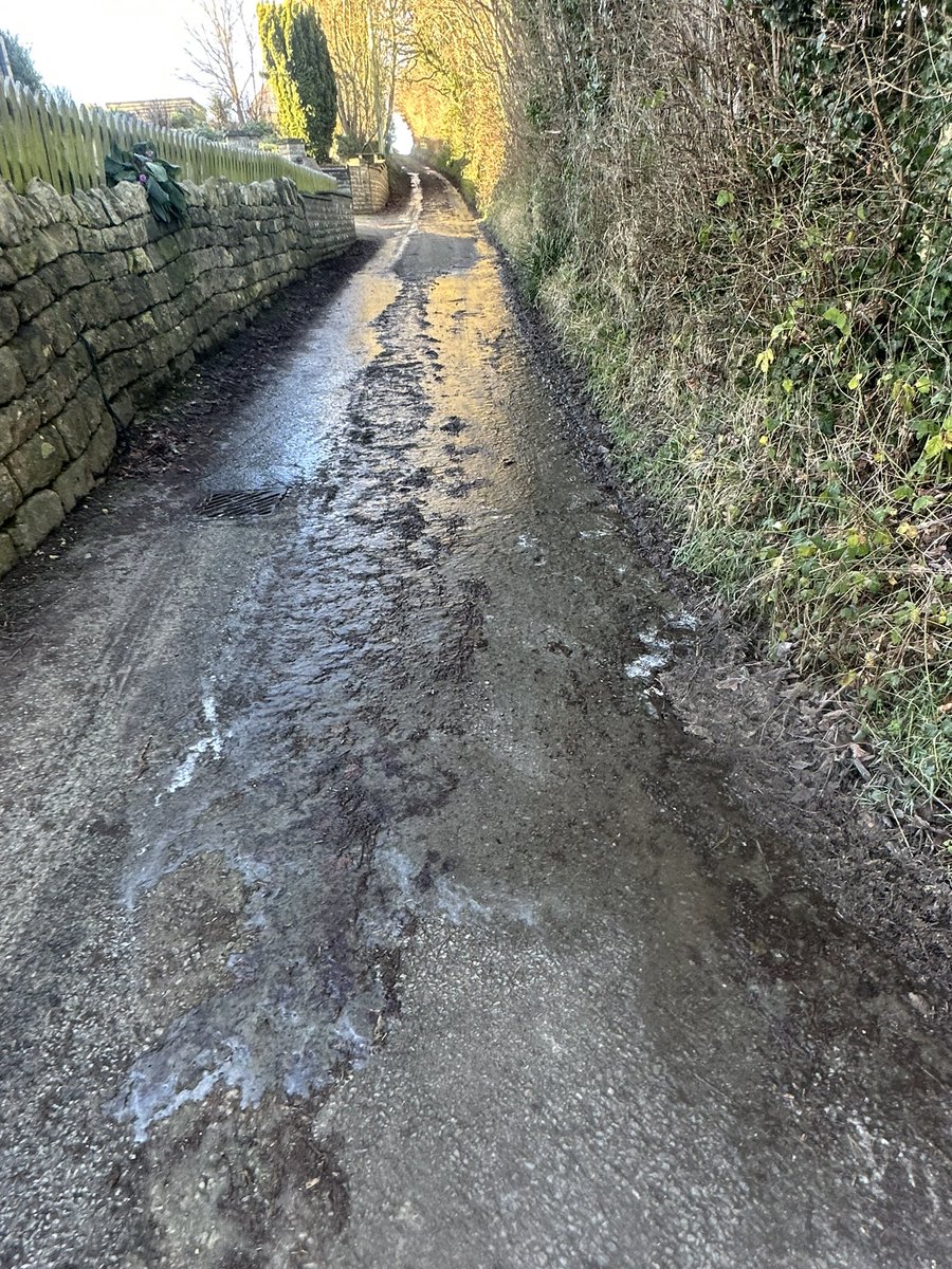 De-icing some blind corners on roads near the farm after milking as we do every year. I’m sure there’s many other farmers doing the same around the country this morning. Who’s going to keep these rural roads safe in the future? #StoptheFamilyFarmTax <a href="/RachelReevesMP/">Rachel Reeves</a> <a href="/SteveReedMP/">Steve Reed</a>