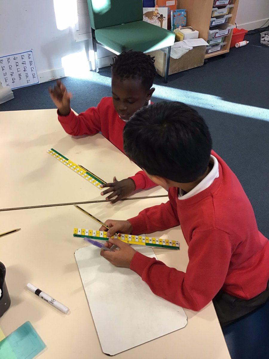 Comparing measurements in maths this morning 📏 <a href="/YorkeMead/">Yorke Mead Primary  School</a> #YorkeMaths