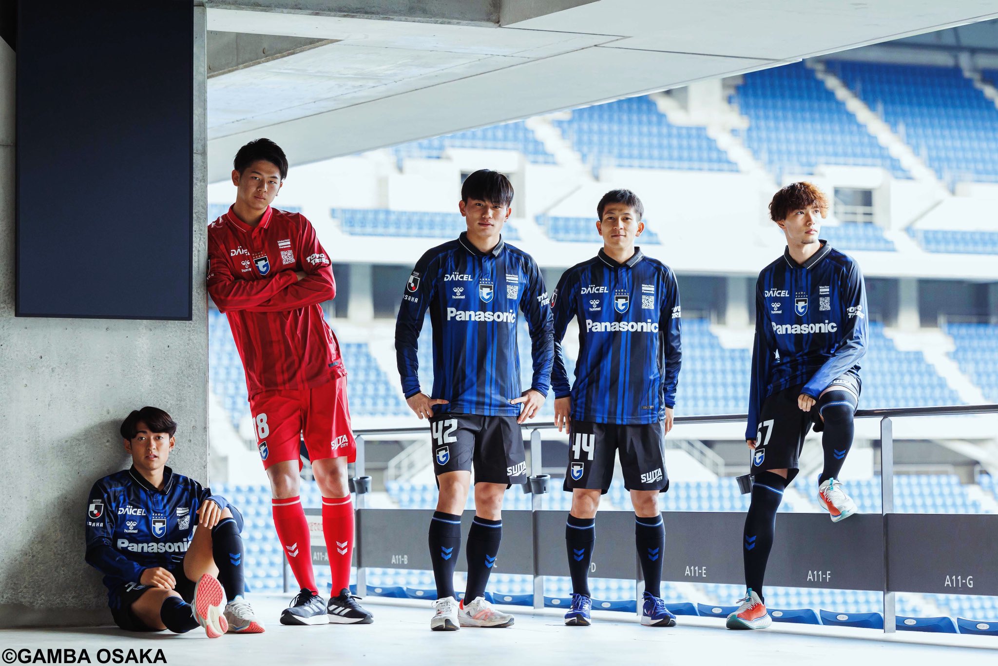 ガンバ大阪 佐々木翔悟 選手使用サイン入りスパイク ガンバ大阪 佐々木翔悟 選手使用サイン入りスパイク - メルカリ