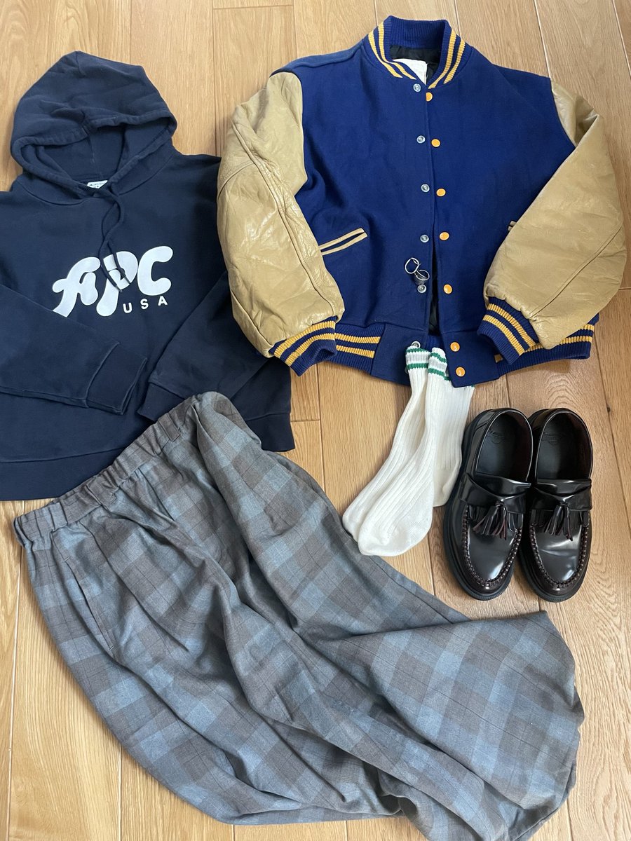 yumi220218's tweet photo. 年末にびっくりする出来事��あって（私の事じゃないよ）少しだけSNSを離れてみた。　

離れてみたらこれまた快適で。

有意義な時間を過ごせました。

戻ってみたらみんなのポストが面白くてゆっくりだけど見てはイイネしております。

2025年もどうぞ宜しくお願いします♡

＃TROPHYJACKET 60s
＃APC https://t.co/E3YauROTB2