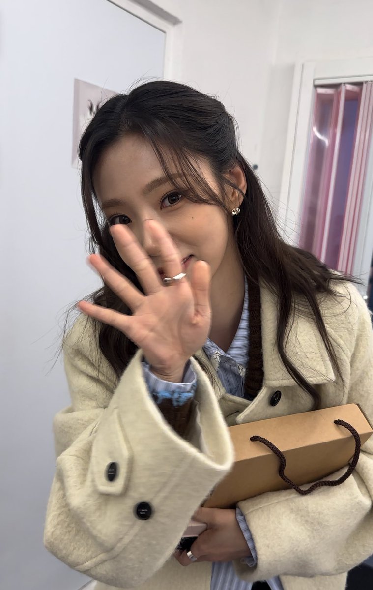 ̗̀ෆ 두근두근 첫사랑 관찰일기 ෆ ̖́ 

첫사랑 고백 성공 !! 

#여름선배_마라탕사주세요
#OUR_SUMMER_DIARY