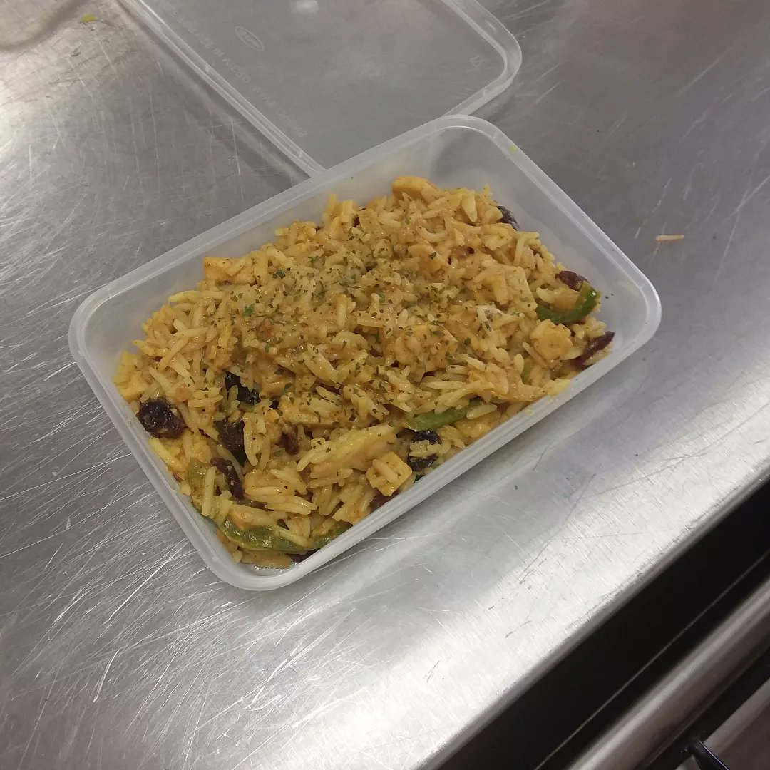 Yesterday at Excelsior Academy we made a chicken Korma and a Salad box with year 13