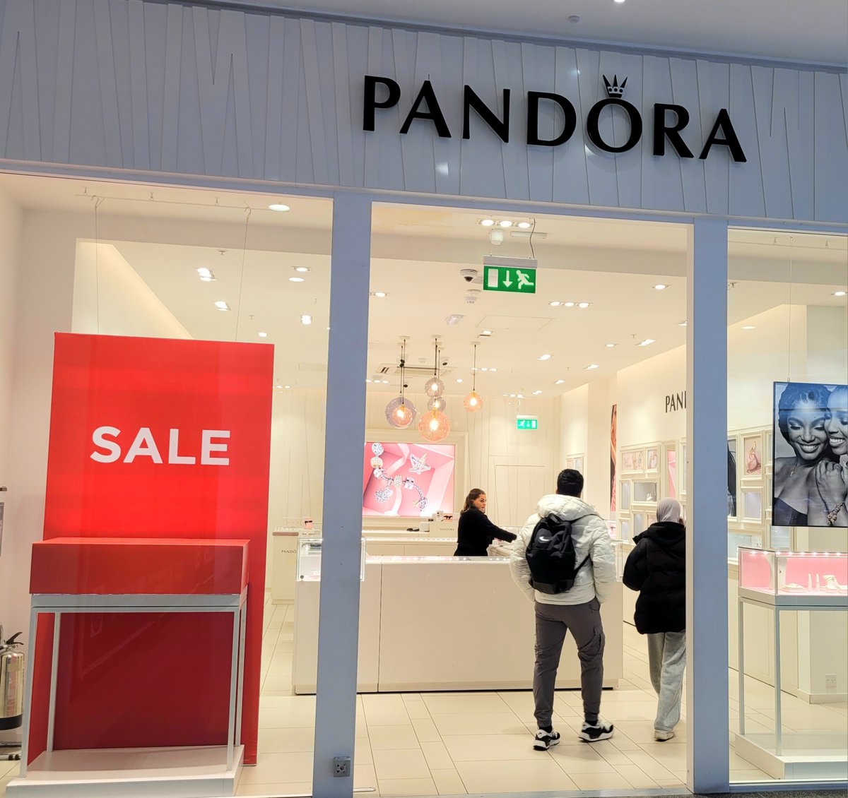 Kingsgate Shopping Centre tweet media