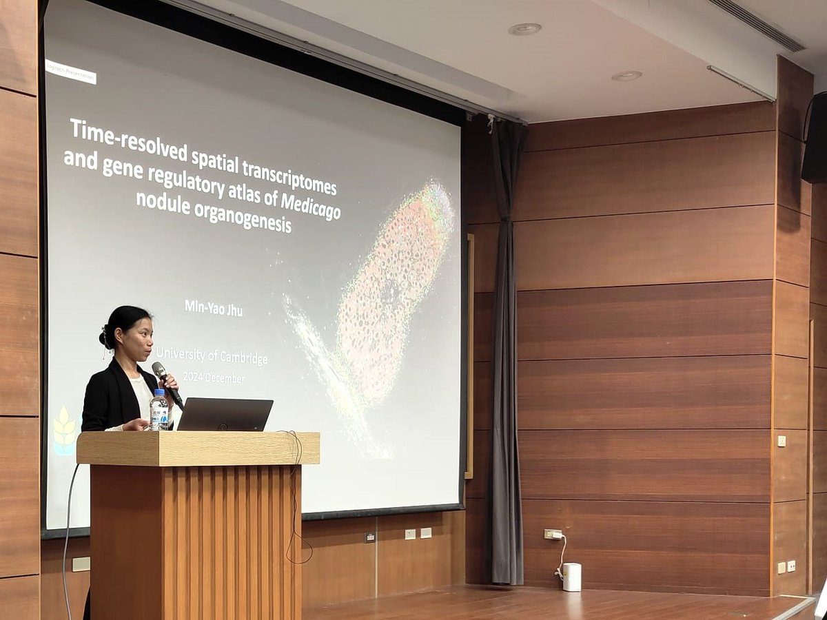Crop Science Centre (@cropscicentre) on Twitter photo A throwback to late last year when <a href="/minyaojhu/">Min-Yao Jhu, PhD</a> gave a seminar on plant organogenesis and how spatial transcriptomics provides new insights into nodule development at <a href="/IPMBSinica/">IPMB Academia Sinica (中研院植微所)</a>. A throwback to late last year when <a href="/minyaojhu/">Min-Yao Jhu, PhD</a> gave a seminar on plant organogenesis and how spatial transcriptomics provides new insights into nodule development at <a href="/IPMBSinica/">IPMB Academia Sinica (中研院植微所)</a>.