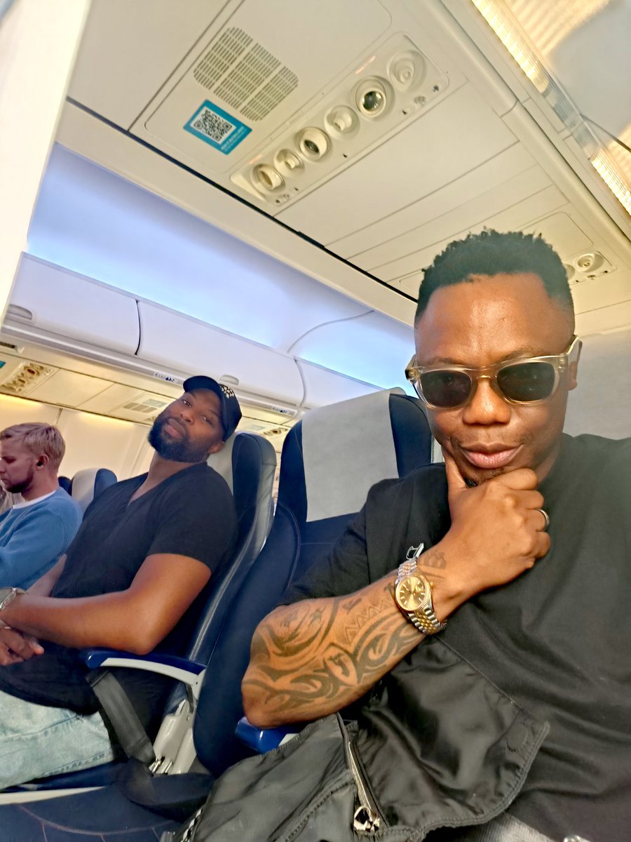 DJTira's tweet photo. Akesithi shwiii!!! ✈️✈️✈️✈️ Ngiphethe uDinangwe 🕺🏾 https://t.co/qpi5OA6hiJ