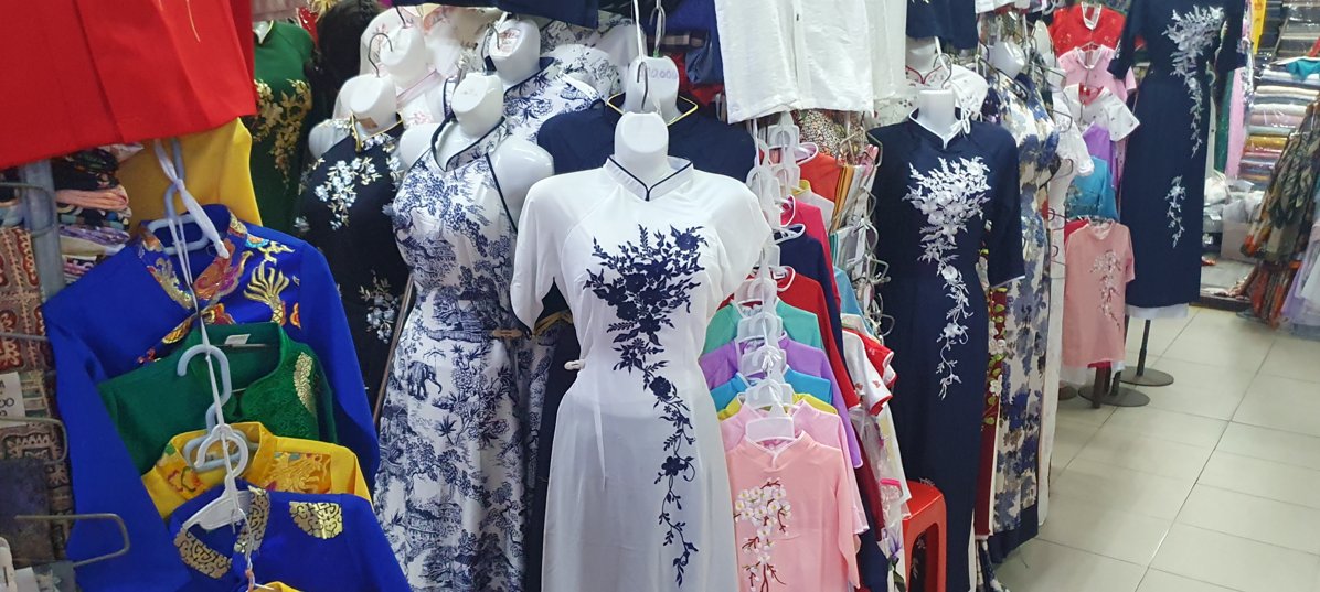 hiddenpage77's tweet photo. Thinking about buying a dress or an #AoDai at Han Market in #DaNang ?

Han Market Ao Dai in Da Nang and Nha Go Viet food https://t.co/EWbwRF3kNV https://t.co/HjE2vhBcv1