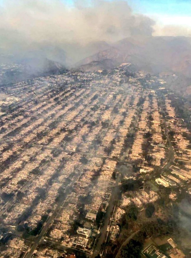 rajasekharaa's tweet photo. 🙏Pray for #LosAngeles 💥🔥
#owsiaka #WOSP2025 #Trump #NorthCarolina
#TirupatiStampede #hollywoodhillsfire #California #CaliforniaWildfires #LosAngelesFire #Panama #California https://t.co/elcJXEWPmX
#California
