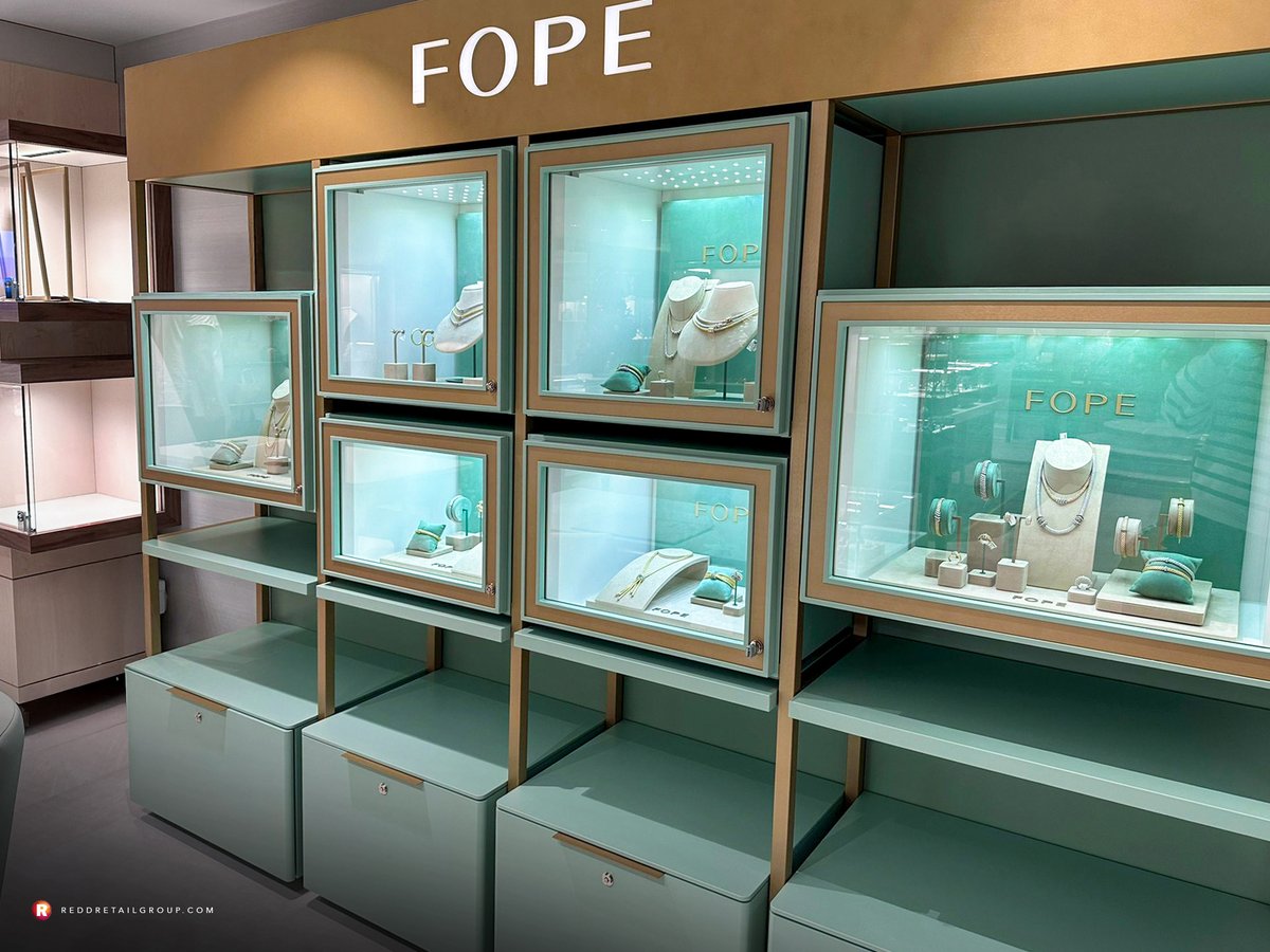 We are thrilled to announce our recent partnership with Fope in which Redd manufactured and installed a stunning Shop-in-Shop at Rudell’s Jewellers in Birmingham.

#FOPE #Rudellthejeweller #birmingham #shopinshop #retaildesign #reddretailgroup #loveyourbrand