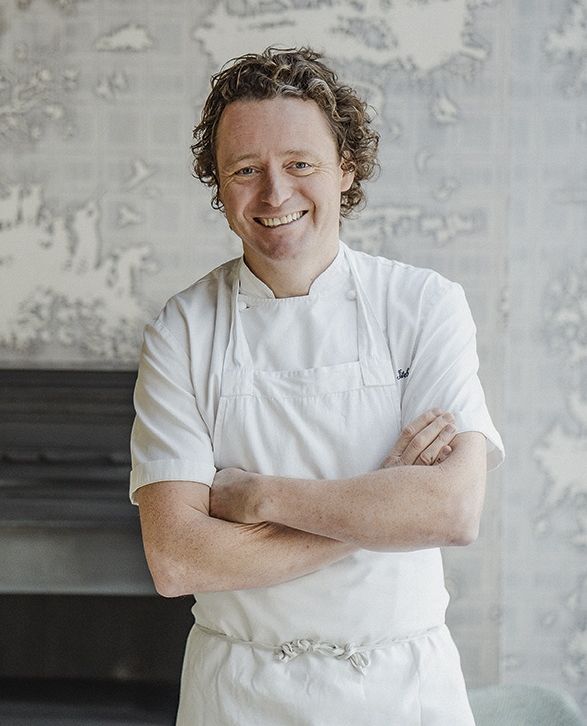 FoodandTravelHQ's tweet photo. Tom Kitchin has worked in kitchens in Paris and Monte Carlo but when opening his own, the unparalleled produce of the 'greatest place on earth' recalled him

Read the full interview in the current issue

📸 Marc Millar
🖊️ Xenia Taliotis

#foodandtravel #chefinterview #edinburgh https://t.co/Vd9lGNWbIi