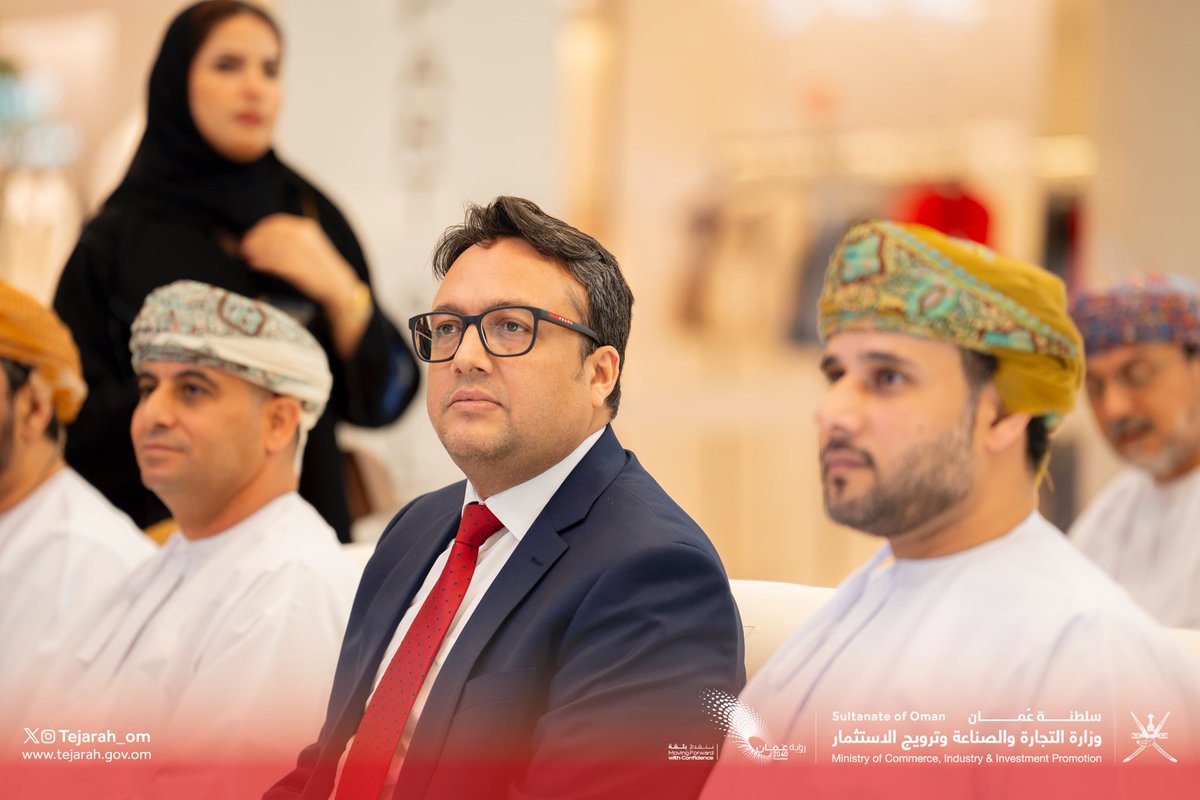 Tejarah_om's tweet photo. The Ministry in collaboration with its partners, launched the Festival of Discounts and Offers #Oman_Celebrates (Jan 11–Feb 11, 2025) to boost the economy, enhance public-private partnerships, support businesses, and attract investment through competitive discounts for all. https://t.co/yPelcUyWg9