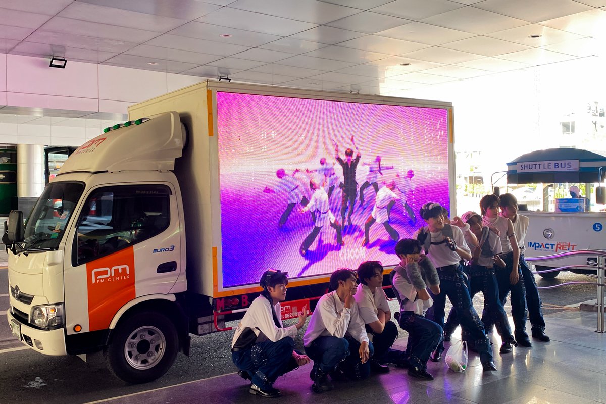 PMCenter_th's tweet image. 🗓️ 27 ธ.ค. 2567
📍 IMPACT Muang Thong Thani
🙇‍♀️ ขอขอบคุณ @SHB_GLOBAL และ  @SUNGHANBIN_TH   ที่ให้เราได้มีส่วนร่วมในครั้งนี้
🧡 #MobileLED by #PMCENTER

#성한빈 #ประเทศไทยมีแฮมซีแล้ว #SUNGHANBIN #AAA2024 #AAA2024inBKK