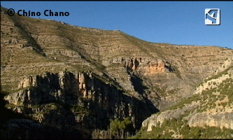 aragonturismo's tweet photo. Una sencilla ruta de poco más de 6 km 👣para disfrutar de un espectacular entorno natural en el Maestrazgo aragonés. Partiendo de Luco de Bordón, este tramo del GR 8 nos guía por el entorno del río Bordón por plácidos paisajes de barrancos, cañones y bosques de pinos🌲. 
https://t.co/jVy9PAb5wX

#SenderosTurísticosporAragón #MaestrazgoNatural #EstrechosdelRíoBordón #LucodeBordón