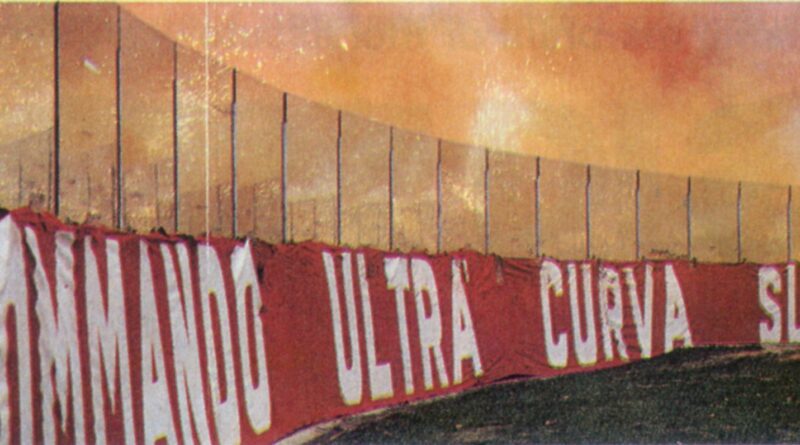 AlessioVallerga's tweet photo. E tutto il mondo attraverserò, Roma con te sempre sarò
Magica Roma ovunque t'accompagnerà
La fede del Commando Ultrà
#CucsRoma https://t.co/jXVi12bqkN