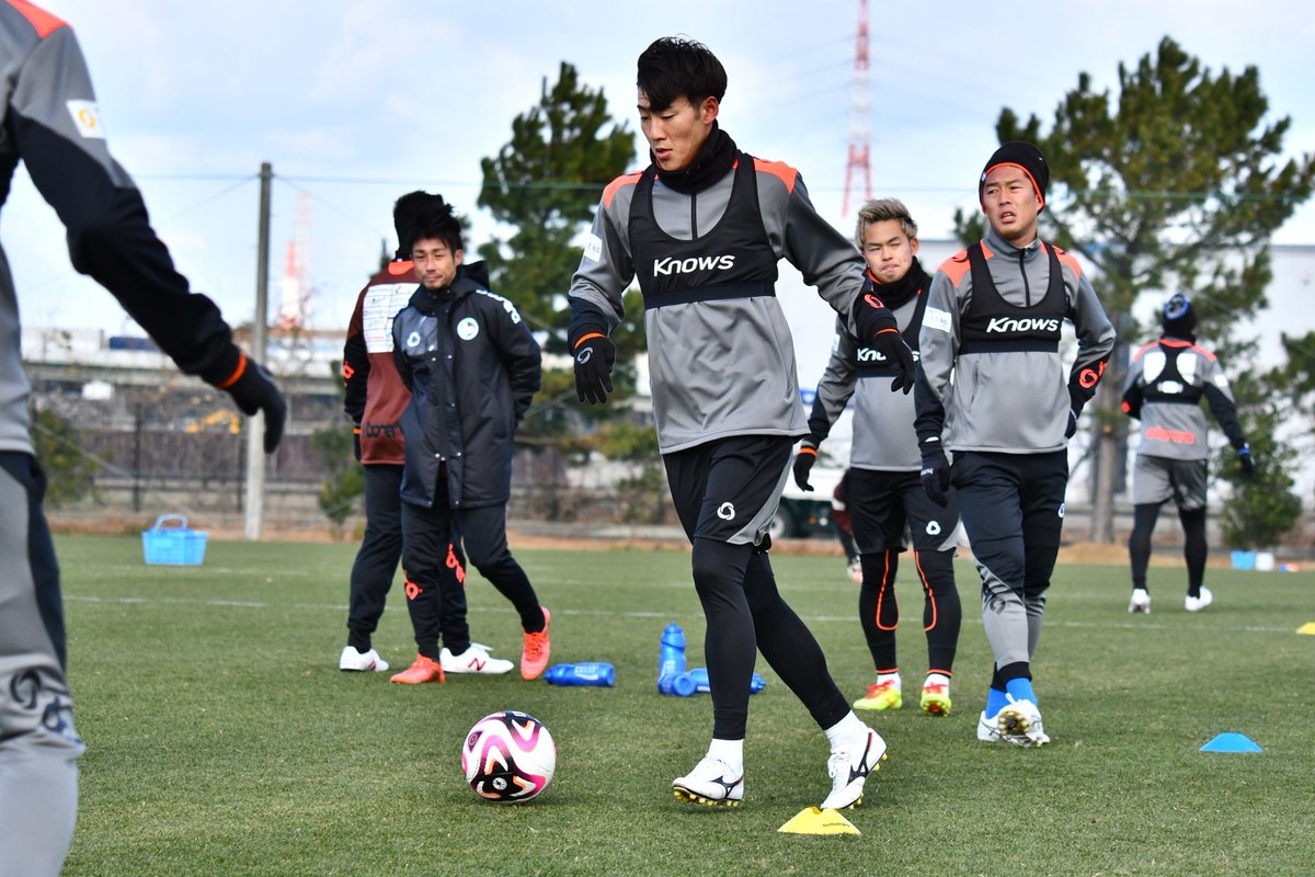 FCosakaOfficial's tweet photo. 𝟮𝟬𝟮𝟱 𝗡𝗲𝘄 𝗽𝗹𝗮𝘆𝗲𝗿𝘀⚽️🩵

⏪松本山雅FC
MF #住田将

💬「J2昇格のため直向きに、本気で闘います。結果、勝負にこだわって1年間走り抜きます！よろしくお願いします！」

#FC大阪 #fcosaka #J3 #東大阪 https://t.co/G30zgwir6f