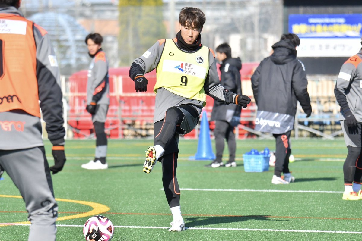 FCosakaOfficial's tweet photo. 𝟮𝟬𝟮𝟱 𝗡𝗲𝘄 𝗽𝗹𝗮𝘆𝗲𝗿𝘀⚽️🩵

⏪松本山雅FC
MF #住田将

💬「J2昇格のため直向きに、本気で闘います。結果、勝負にこだわって1年間走り抜きます！よろしくお願いします！」

#FC大阪 #fcosaka #J3 #東大阪 https://t.co/G30zgwir6f