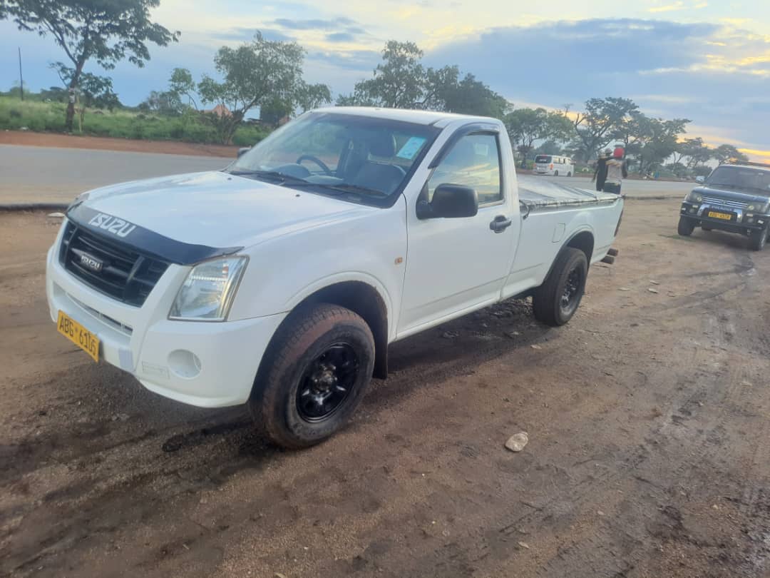 EdgasRude's tweet photo. @icreate_zw Kb250 in good condition accident free 6.8k https://t.co/L5BFnLq4Bp