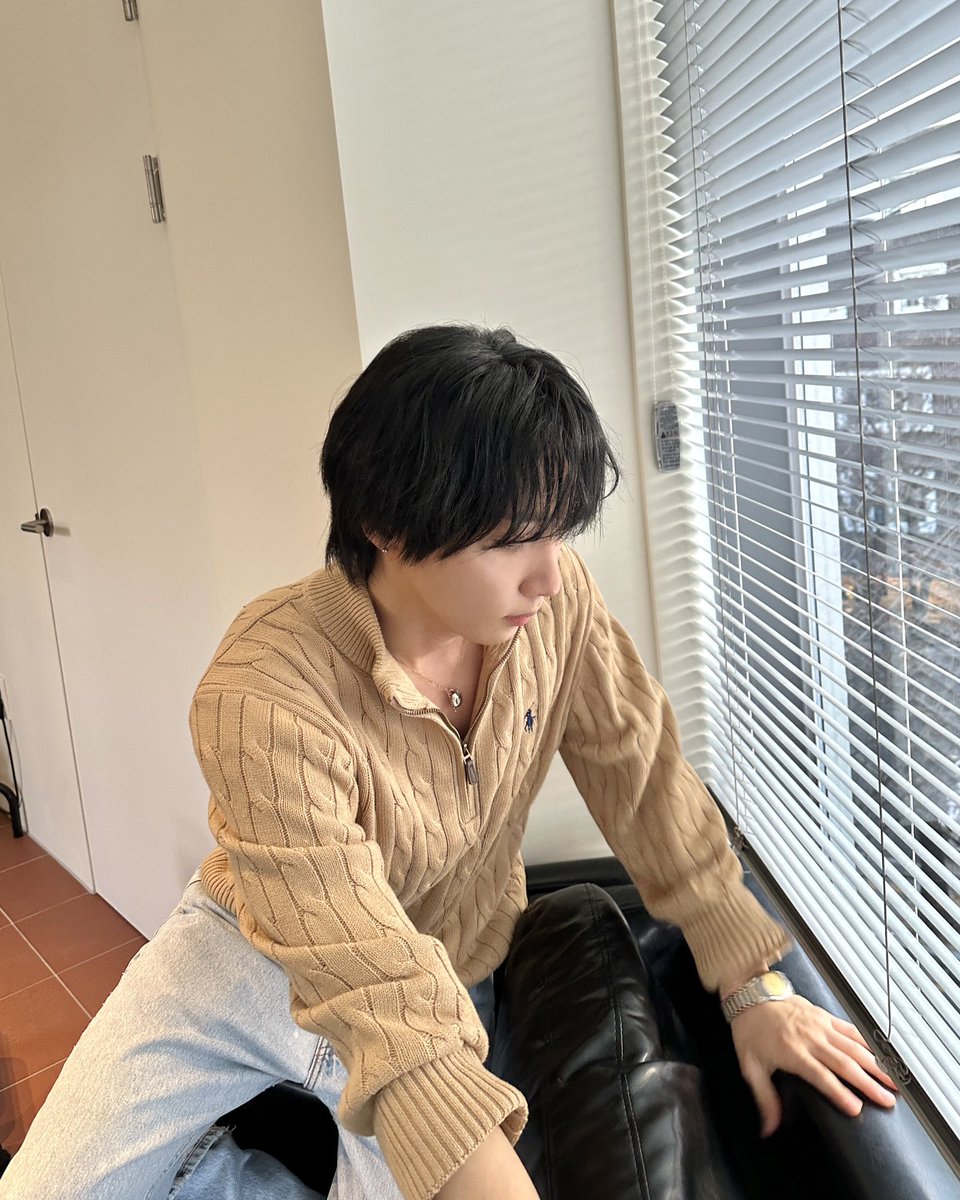 jeongsewoon_twt's tweet photo. 🤎🩵

#정세운 #JEONGSEWOON https://t.co/gesDb8d1DM