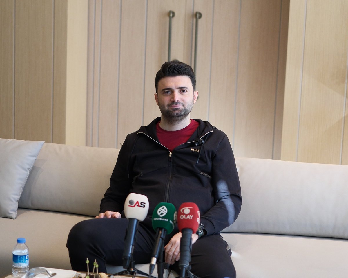 BursasporSk's tweet photo. Başkanımız Enes Çelik Gündeme Dair Açıklamalarda Bulundu. 

🎥 https://t.co/tafXoGbQ1Z https://t.co/XGsrEp5Yuv