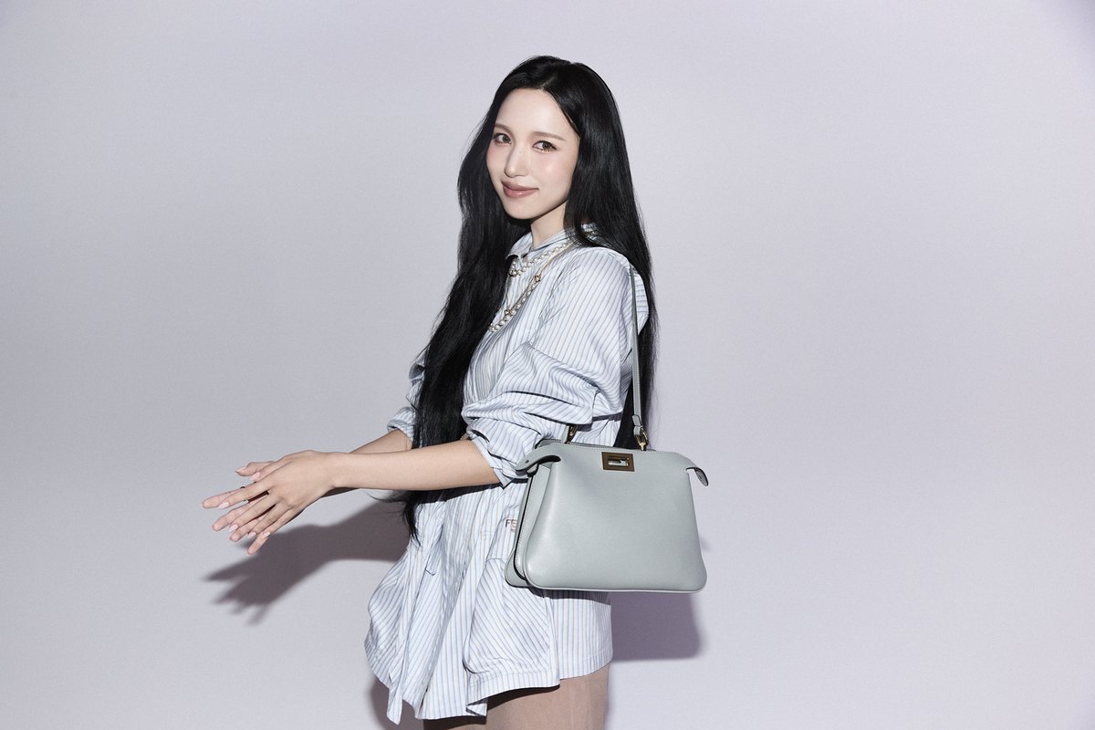 selfietimeid's tweet image. MinSelf ada rekomendasi ide pose tampil elegan ala Mina TWICE nih!

Yuk langsung foto dan cobain pose ala Mina di store Selfie Time terdekat di kota kamu! 🥰

#selfietime #idepose #minatwice