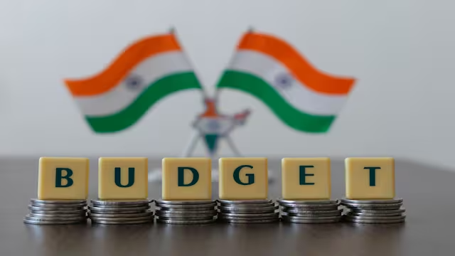 CNBCTV18News's tweet photo. Coming up at 5 pm | @INCIndia calls for radical actions to dispel clouds of slowdown and simplify #GST, while the industry calls for tax relief for #MiddleClass to boost consumption.
Watch a special CNBC-TV18 #BudgetCountdown to understand the political debate over the state of the economy and what tax relief can be expected in #UnionBudget2025.
@parikshitl in conversation with @SalmanSoz, @ashwani_mahajan and @dineshkanabar
Stay tuned to CNBC-TV18.
#BudgetWithCNBCTV18 #Budget2025 #budget