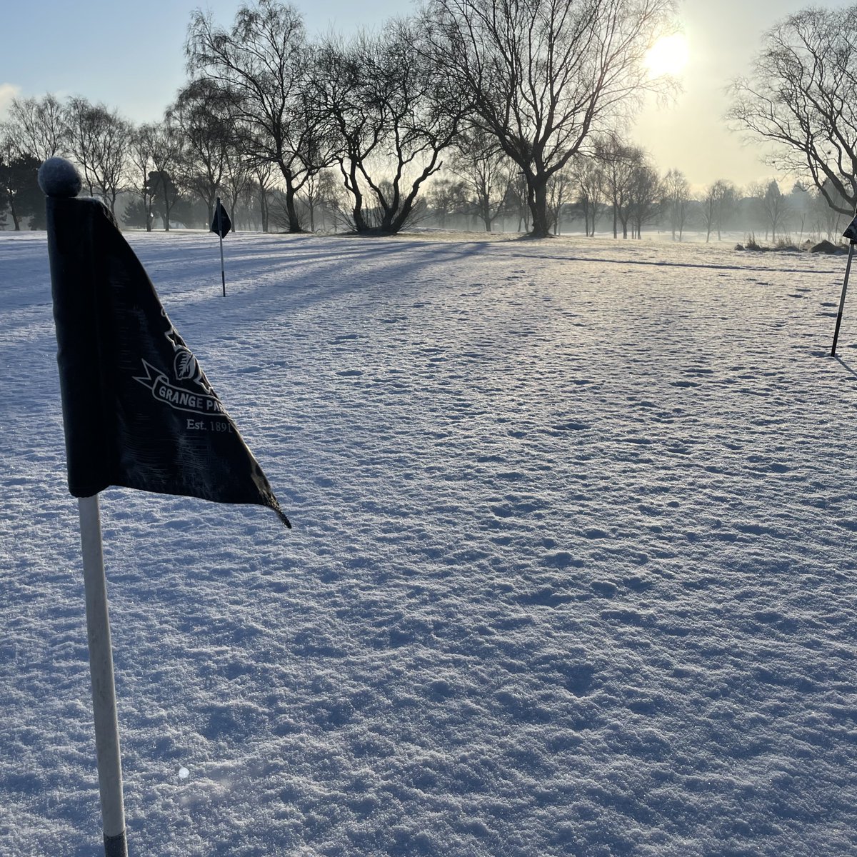 grangeparkgc's tweet photo. 🚫Whilst the course remains closed 🚫

You can't help but appreciate the course in all its winter glory  ❄❄❄ https://t.co/Nbo5DSZ10e