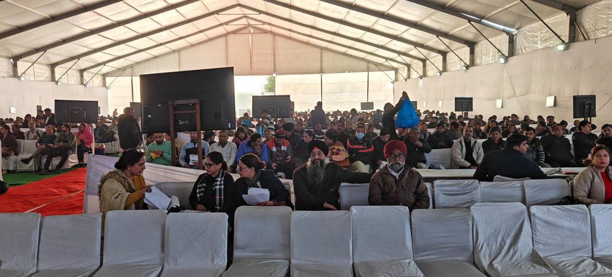 DMCentralDelhi's tweet photo. Empowering polling officials for a seamless #DelhiElections2025! Day 2 training of Polling Party underway at ITI Dheerpur, following the first randomization of District Central Daryaganj. #PollingParty #ElectionCommission https://t.co/7LbedWKexO