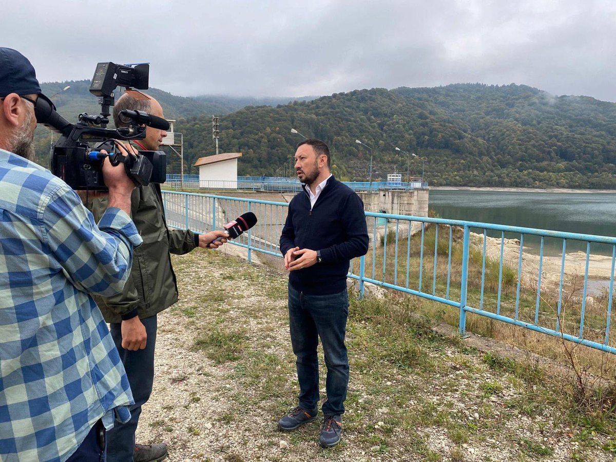 Nu tolerez nicio intoxicare de pe agenda Kremlinului, pentru că asta înseamnă să minți că #România ar demola Vidraru, Stejaru, baraje pilon ale securității naționale, mai ales când eu, ca ministru, am deblocat continuarea lucrărilor la barajul Răstolița#environment #hybridwar