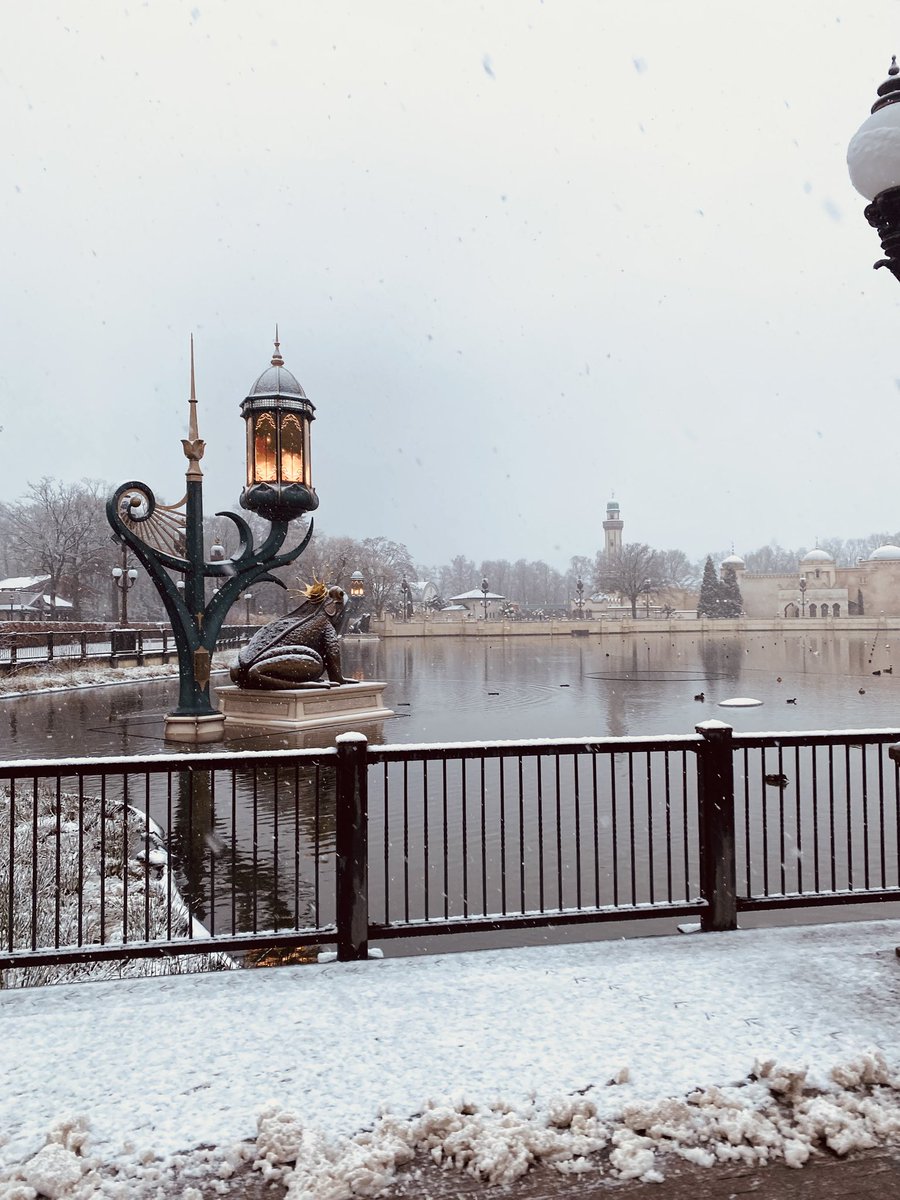 Ik wil niet opscheppen (maar ga het toch doen)..

Maar mijn werkplek is de mooiste werkplek, ook in de sneeuw. ❤️