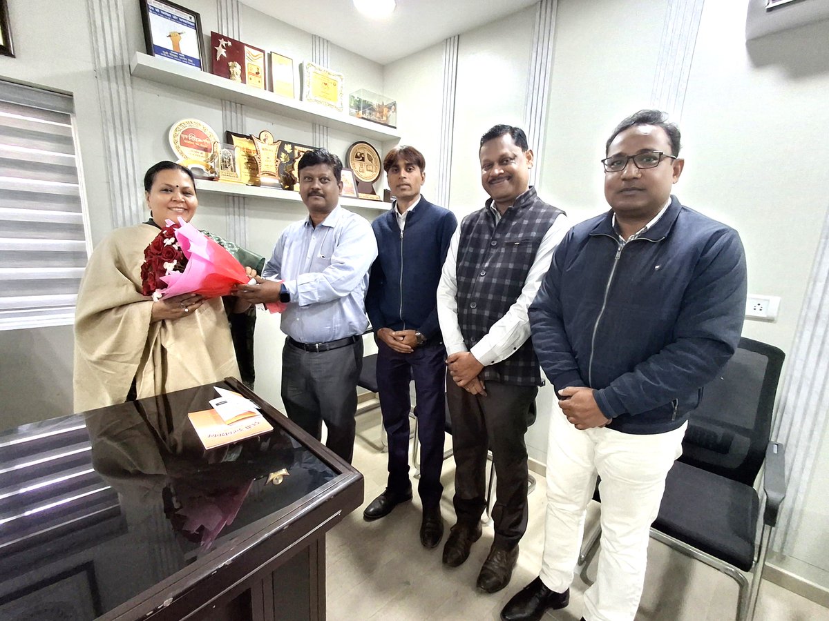 citizens_cf's tweet photo. Today, team @citizens_cf had the privilege of meeting the Hon'ble Minister of #RuralDevelopment, Government of Jharkhand, Madam @DipikaPS Ji, to extend #NewYear greetings. During the meeting, an engaging and insightful discussion took place, focusing on various rural development initiatives in #Jharkhand.