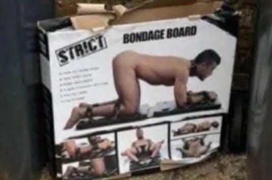 Hi <a href="/BristolCouncil/">Bristol City Council</a>.
Your team left some of my cardboard recycling. Is it because it wasn’t in the blue bag thingie?