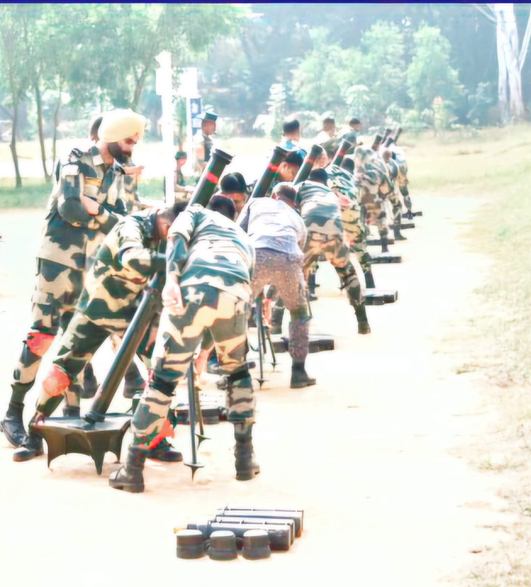 BSF_TCS's tweet photo. #Picoftheday
"Practice is the key to accuracy & success."
सीमा सुरक्षा बल - सर्वदा सतर्क..
#BSF
#SupportWeapon
#NationFirst
#FirstLineofDefence https://t.co/HQB7CIgzuI