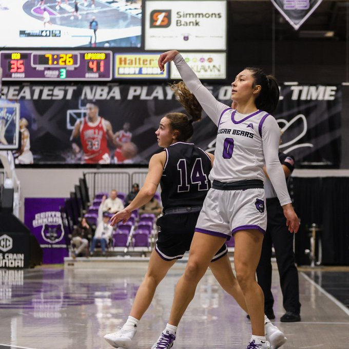 Jade Upshaw | <a href="/jadeupshaw3/">Jade Upshaw</a> 

31 points
11-of-17 fg's
7-of-11 3's
2-of-5 ft's
2 rebounds
1.63 PPP

...in <a href="/ucawbb/">Sugar Bear Basketball</a> 86-75 win over Lipscomb.