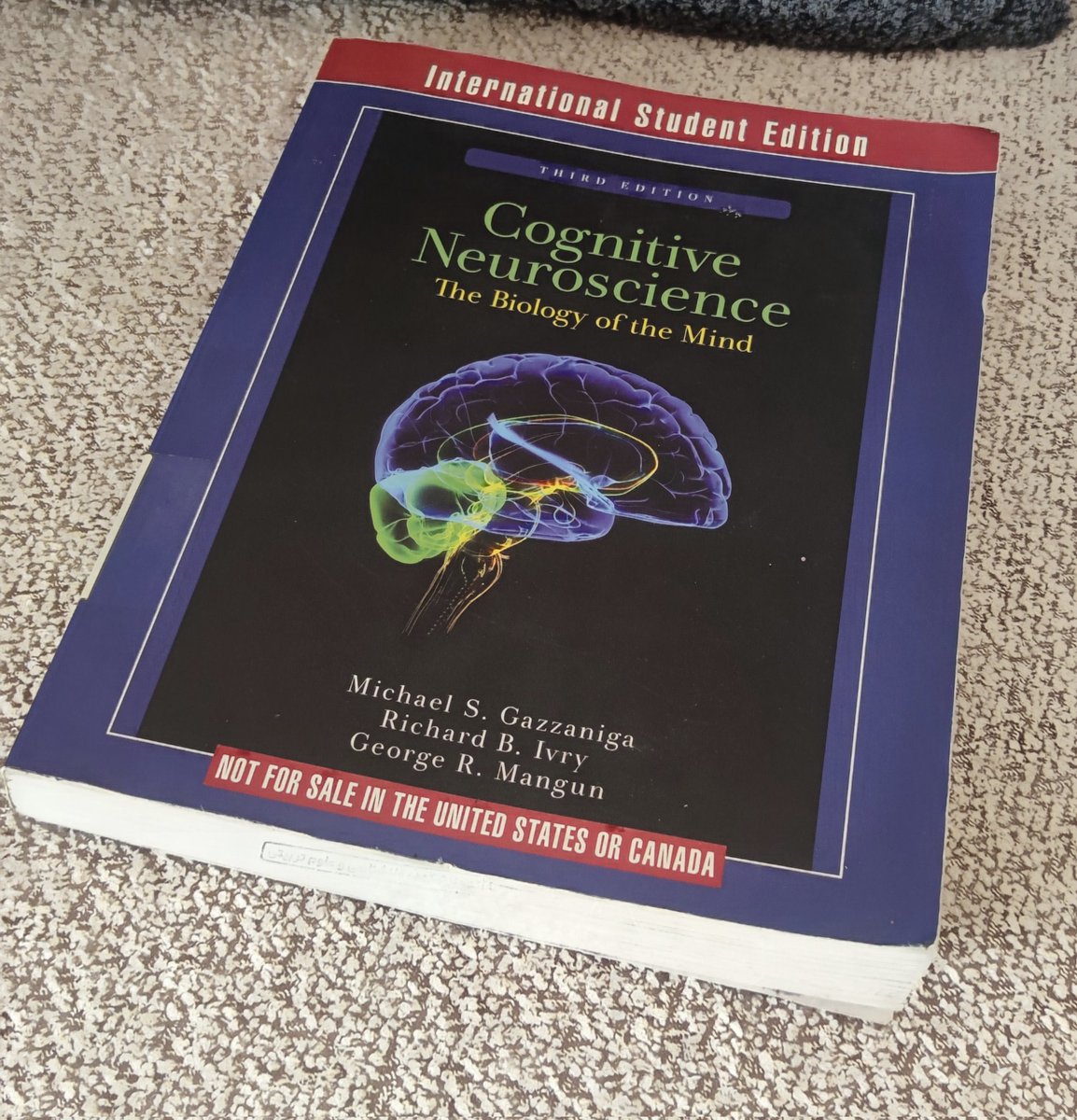 البته این حجم دروس دوتا امتحان از چهار امتحان این ترم منه، فکر کنم همین حجم برای دانشجوهای آزاد قفل باشه چه برسه به اینکه استاد منبع ترجمه نشده بهشون بده.

البته که خروجی دانشگاه آزاد تو این چند سال اخیر دیگه بارز و آشکار بوده.