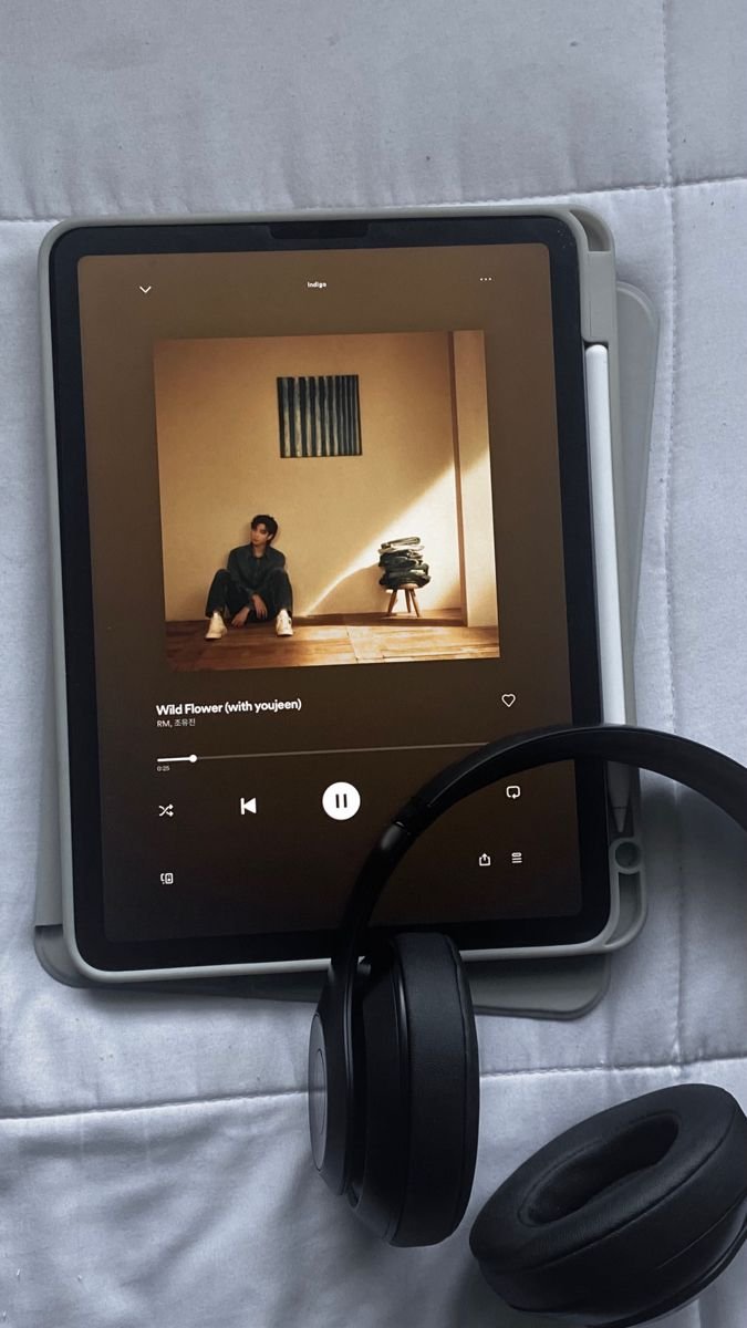 thvishie's tweet photo. Create Your Own BTS Playlist
📀 ♬ ₊.🎧⋆☾⋆⁺₊🎸

~ an interactive thread જ⁀➴ https://t.co/8LMDVkEGPm