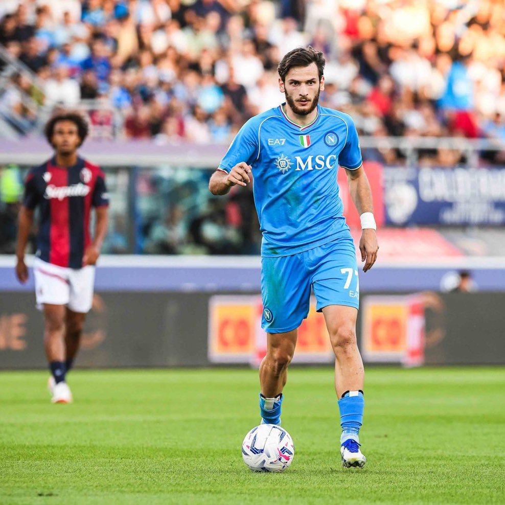 UtdDistrict's tweet photo. 🚨 | #mufc are interested in Napoli winger Kvicha Kvaratskhelia and are proposing the idea of exchanging Marcus Rashford for the winger. [@lequipe] https://t.co/3AihvYly8G