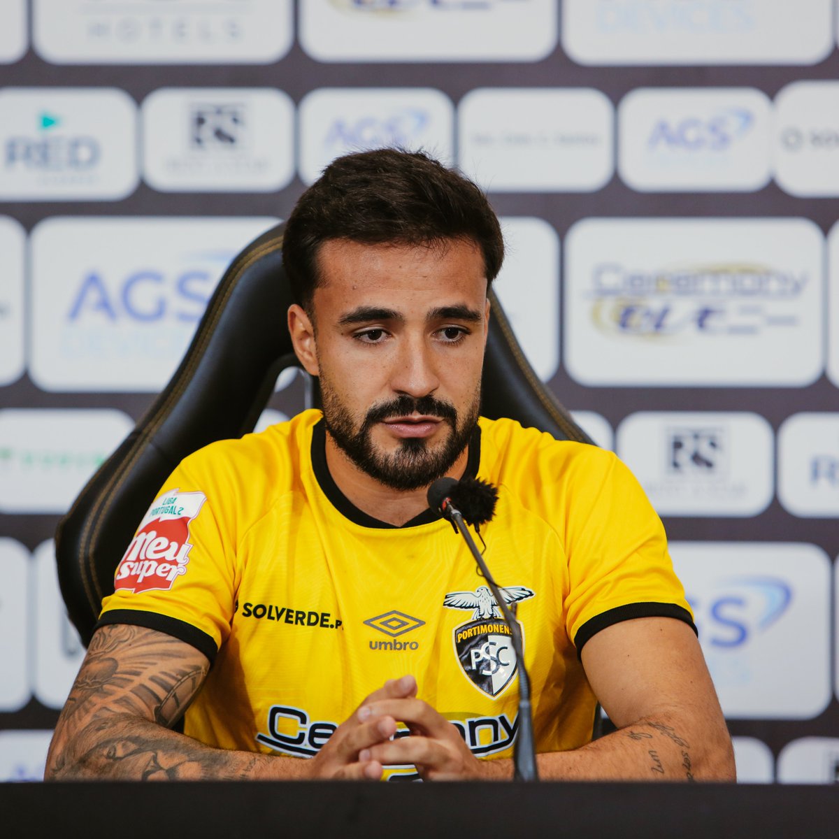 𝗕𝗲𝗺-𝘃𝗶𝗻𝗱𝗼 𝗮̀ 𝘁𝘂𝗮 𝗻𝗼𝘃𝗮 𝗰𝗮𝘀𝗮, 𝗛𝗲𝗶𝘁𝗼𝗿 🦅 

✍🏽 Heitor, defesa-direito de 24 anos, rubricou contrato a título definitivo válido até ao final da época 2025-26.